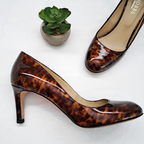 Chic Tortoiseshell Heels - Picture 1 of 11